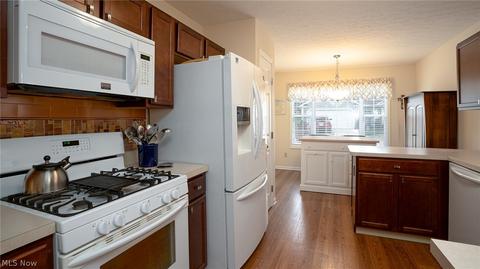 112 Manning Ct, Elyria, OH 44035 photo 5
