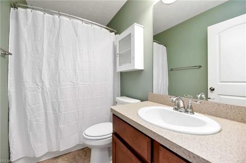 212 Side Saddle Ln, Berea, OH 44017 photo 12