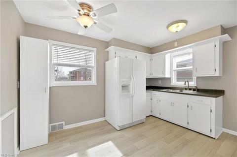 6883 State Rd, Parma, OH 44134 photo 7