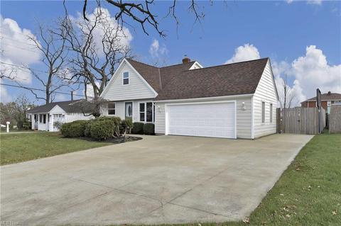 6883 State Rd, Parma, OH 44134 photo 3