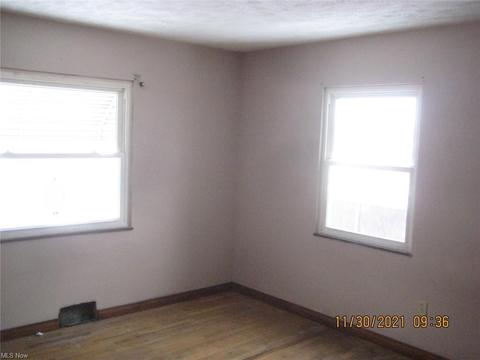 1375 Yellowstone Ave, Akron, OH 44310 photo 7