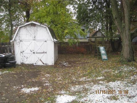 1375 Yellowstone Ave, Akron, OH 44310 photo 3