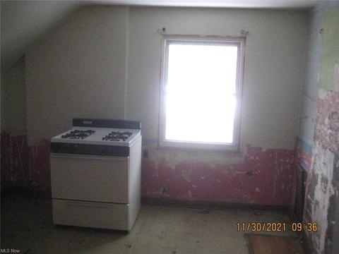 1375 Yellowstone Ave, Akron, OH 44310 photo 10