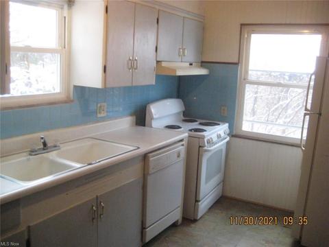1375 Yellowstone Ave, Akron, OH 44310 photo 6