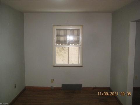 1375 Yellowstone Ave, Akron, OH 44310 photo 5