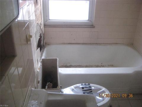 1375 Yellowstone Ave, Akron, OH 44310 photo 11