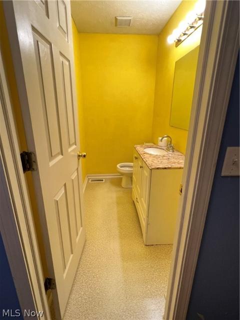 840 Phoenix Ave, Akron, OH 44310 photo 8