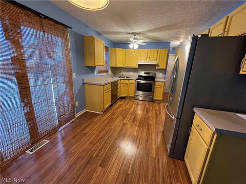 840 Phoenix Ave, Akron, OH 44310 photo 6
