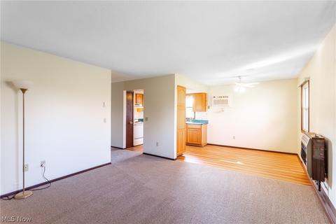 140 Hemlock Dr, Elyria, OH 44035 photo 3