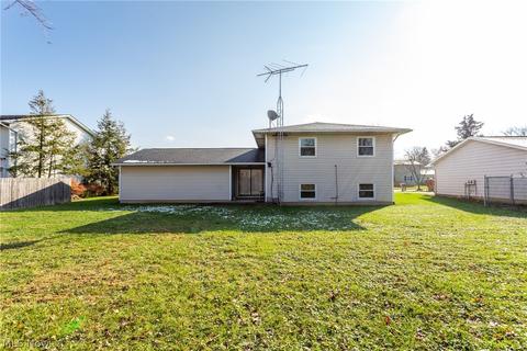 140 Hemlock Dr, Elyria, OH 44035 photo 19
