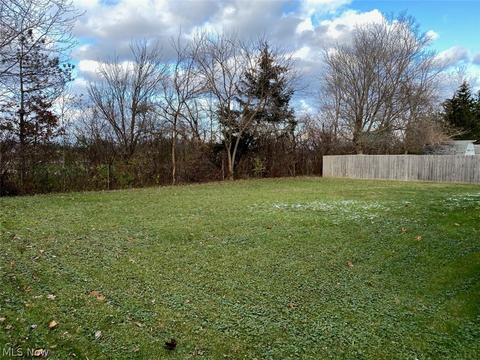 140 Hemlock Dr, Elyria, OH 44035 photo 21