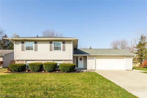 140 Hemlock Dr, Elyria, OH 44035 photo 1
