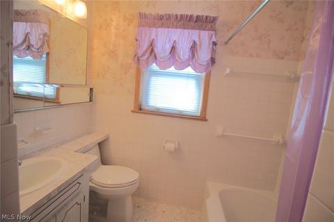 2425 Lincoln Ave, Parma, OH 44134 photo 16