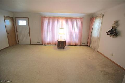 2425 Lincoln Ave, Parma, OH 44134 photo 11