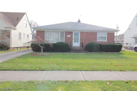 2425 Lincoln Ave, Parma, OH 44134 photo 1