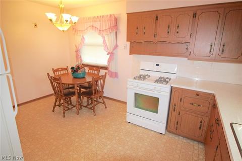 2425 Lincoln Ave, Parma, OH 44134 photo 5