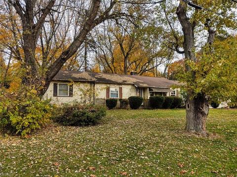 1628 Spring Valley Ave NW, Canton, OH 44708 photo 2
