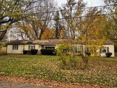 1628 Spring Valley Ave NW, Canton, OH 44708 photo 1
