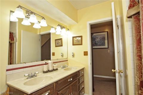 8802 Oberlin Rd, Elyria, OH 44035 photo 16