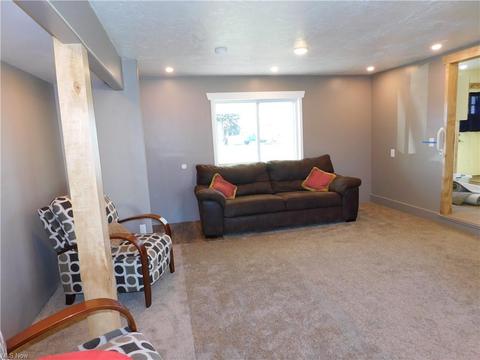 9377 Bechtel Rd, Elyria, OH 44035 photo 4