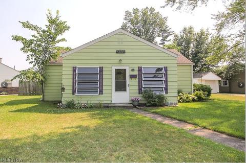 2584 E 39th St, Lorain, OH 44055 photo 1
