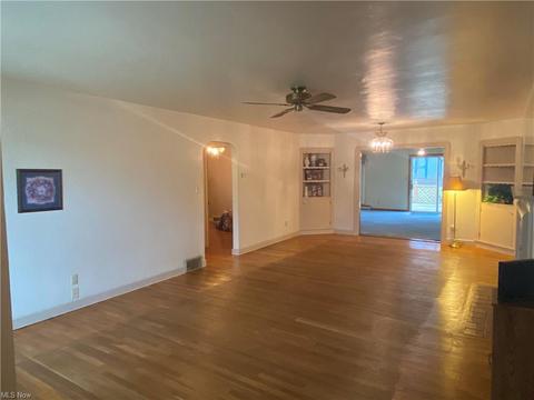 6523 Pembrooke Pl, Boardman, OH 44512 photo 2