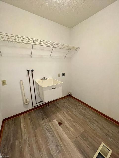140 Bentley Dr, Elyria, OH 44035 photo 8