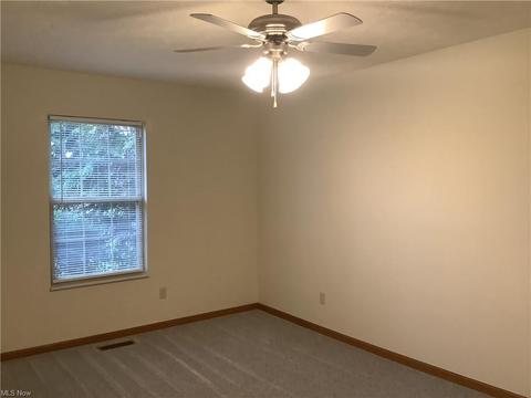 140 Bentley Dr, Elyria, OH 44035 photo 16