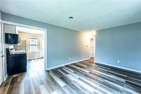 559 Delaware Ave, Elyria, OH 44035 photo 10