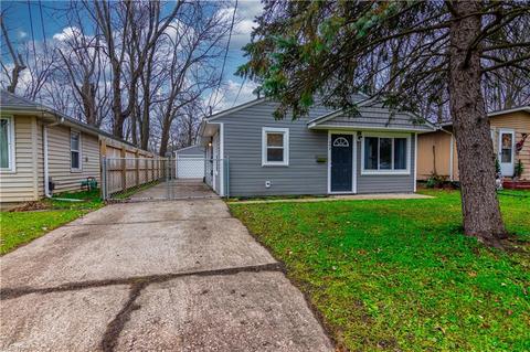 559 Delaware Ave, Elyria, OH 44035 photo 4