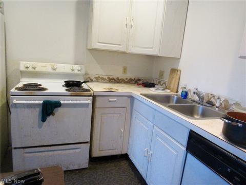 656 E Buchtel Ave, Akron, OH 44304 photo 6