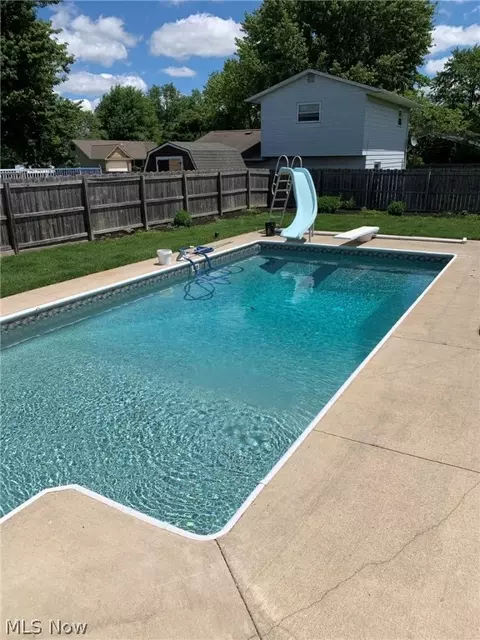 154 Monticello Cir, Elyria, OH 44035 photo 12