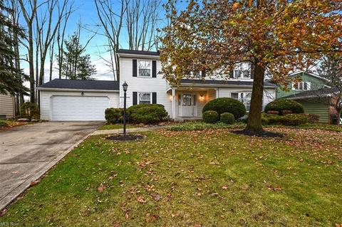 33403 Cromwell Dr, Solon, OH 44139 photo 1