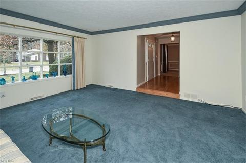 33403 Cromwell Dr, Solon, OH 44139 photo 5