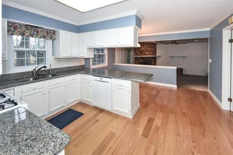33403 Cromwell Dr, Solon, OH 44139 photo 7