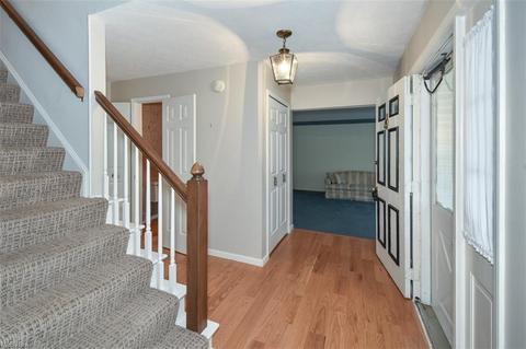 33403 Cromwell Dr, Solon, OH 44139 photo 2