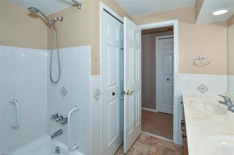 33403 Cromwell Dr, Solon, OH 44139 photo 16