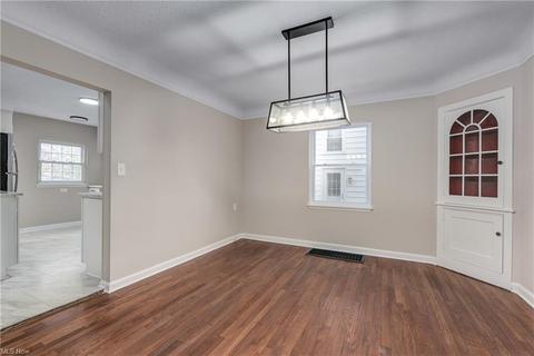 134 E 211th St, Euclid, OH 44123 photo 10
