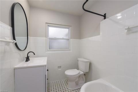 134 E 211th St, Euclid, OH 44123 photo 17
