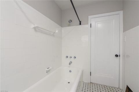 134 E 211th St, Euclid, OH 44123 photo 23