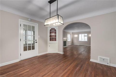 134 E 211th St, Euclid, OH 44123 photo 8