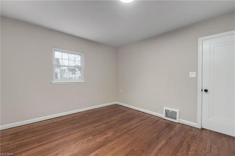 134 E 211th St, Euclid, OH 44123 photo 21