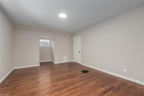 134 E 211th St, Euclid, OH 44123 photo 24