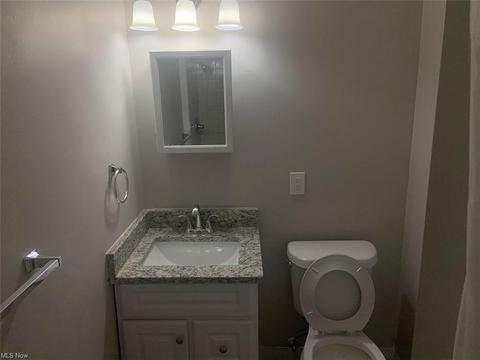 151 Winthrop Dr, Elyria, OH 44035 photo 18
