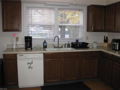 306 West St, Lagrange, OH 44050 photo 8