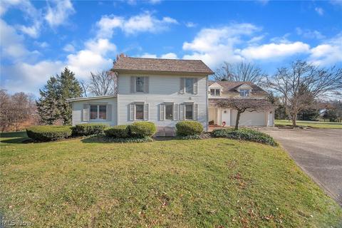 1744 Highland Ln, Ashtabula, OH 44004 photo 1