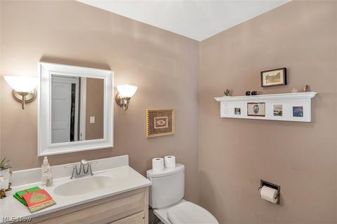 1744 Highland Ln, Ashtabula, OH 44004 photo 18
