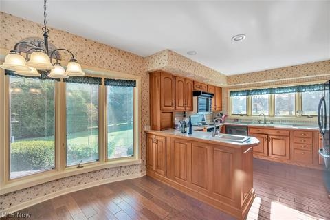 1744 Highland Ln, Ashtabula, OH 44004 photo 6