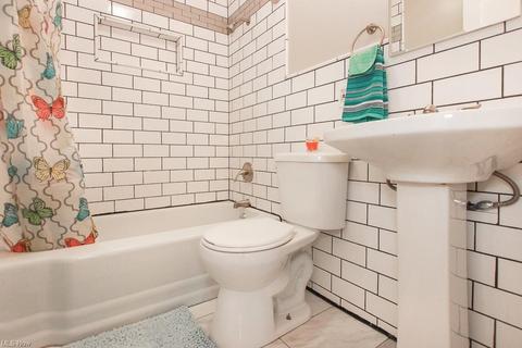 2414 E 34th St, Lorain, OH 44055 photo 13