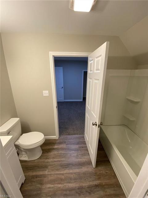 438 E 5th St, Dover, OH 44622 photo 9